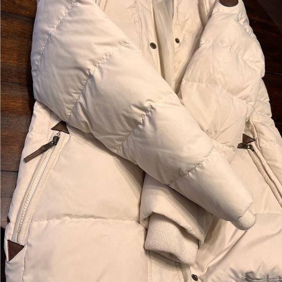 Lauren Ralph Lauren Tan/Cresm Puffer Jacket with Faux Fur Trim minor flap defect - Picture 9 of 14